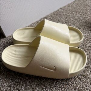 Women’s Nike Calm Slides Size 6